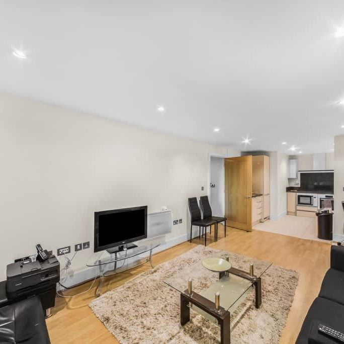 St. George Wharf London SW8 - Photo 1