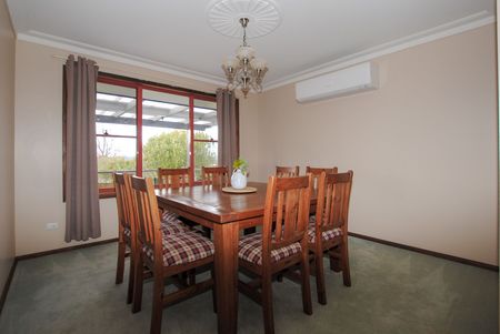 FOUR BEDROOM FULLY FURNISHED FAMILY HOME - Photo 3