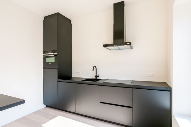 Prachtig gerenoveerd appartement op toplocatie - Photo 1