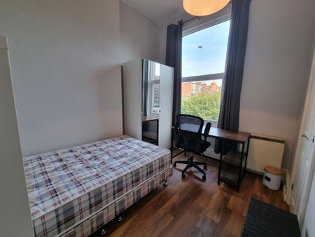 2 Bed Student Accommodation - Photo 4