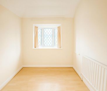 3 bedroom House To Let Total Size: 991 SQ FT - Photo 5