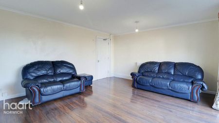 3 bedroom detached house to rent - Photo 3