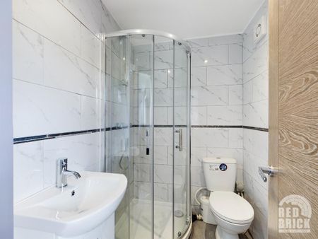 1 bedroom in a house share to rent - Photo 4