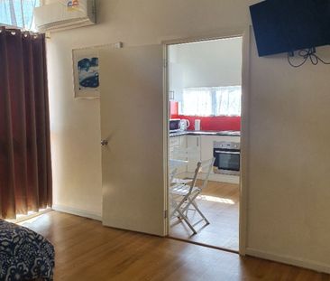 Southport Broadwater Waterfront Studio Apartment - Photo 6