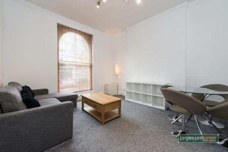2 bedroom flat to rent - Photo 2