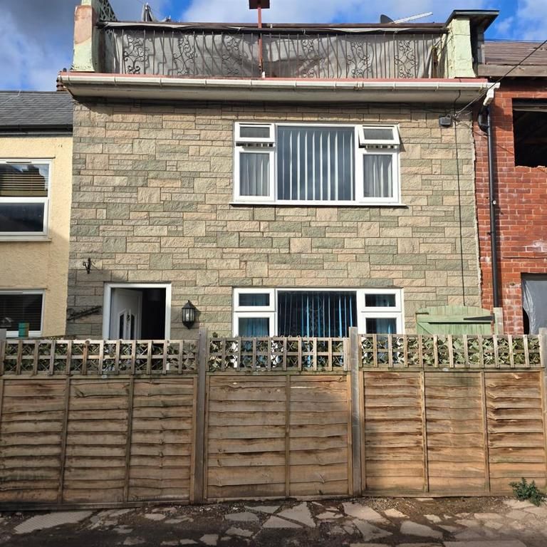 3 bedroom terraced house to rent - Photo 1