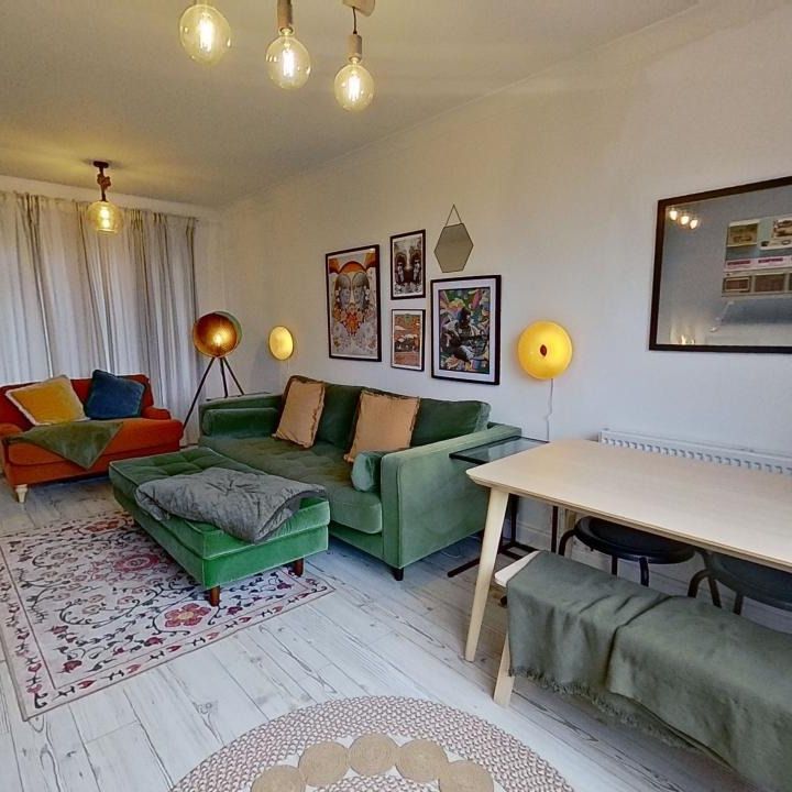 Queenswood Drive, Headingley - Photo 1