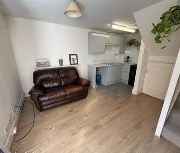 Market Court, Crewkerne, Crewkerne - Photo 3