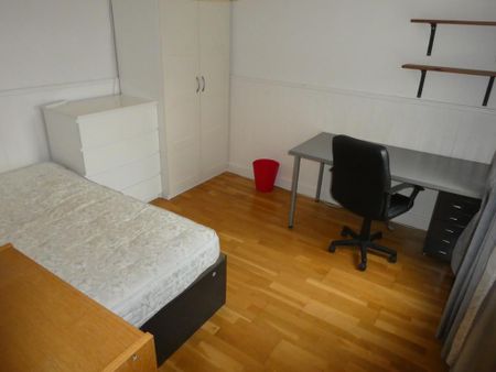 4 bedroom terraced house to rent - Photo 2