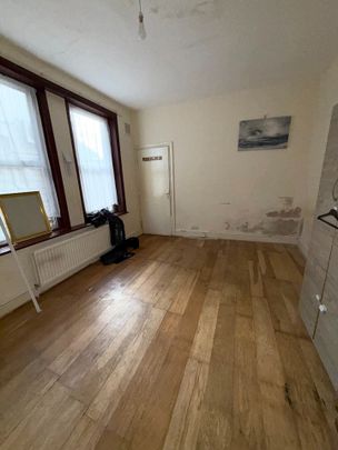 Studio Flat, High Road Leytonstone, E11 - Photo 1