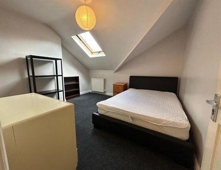 9 Bedroom Semi Detached To Let - Photo 3