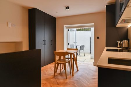 Studio Flat, Inverness Terrace, W2 - Photo 2