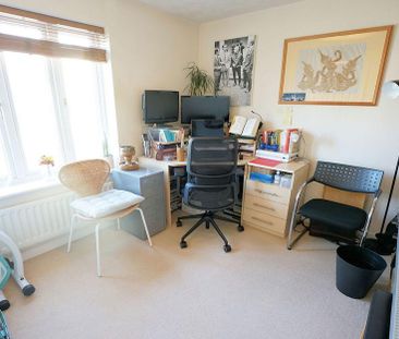 4 bedroom semi-detached house to rent - Photo 6