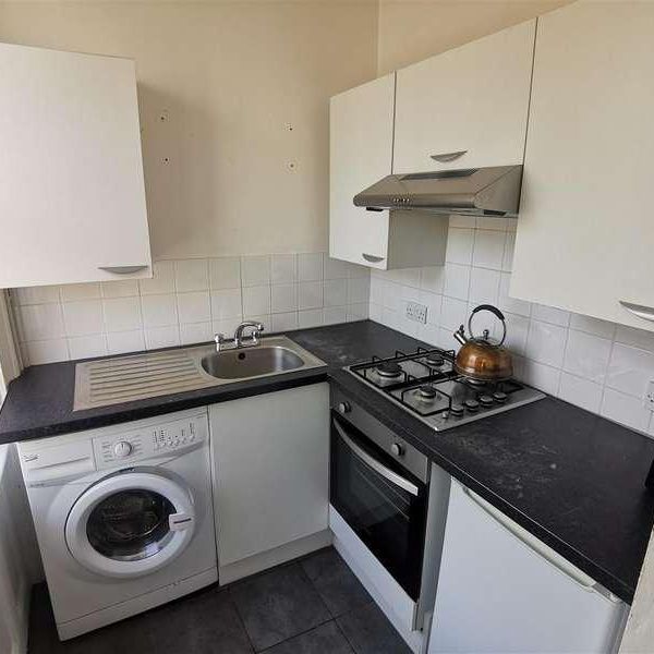 Oriental Place, Brighton, BN1 - Photo 1