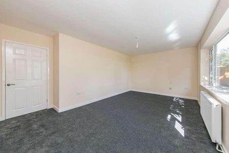 Henley Road, IP1 - Photo 2