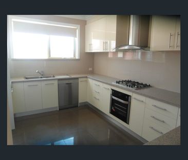 Rear 4 Bedroom Townhouse in quiet location - Photo 3