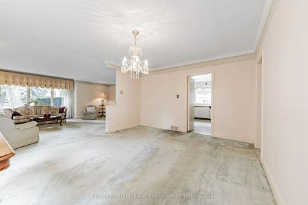 200 Cortleigh Boulevard - Photo 5