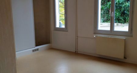 À CHARLEVILLE MEZIERES - Photo 3