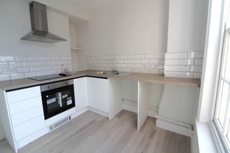 2 bedroom flat to rent - Photo 4