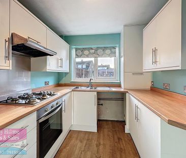 3 bedroom mews to rent - Photo 1