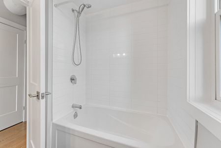 For Lease - 657 Barton Street Unit# 302, Hamilton, Ontario - Photo 2
