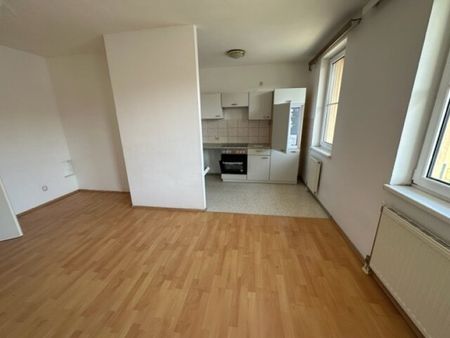 Helle 3-Zimmer-Wohnung mit zentraler Raumaufteilung & inkludiertem Autoabstellplatz - Photo 4