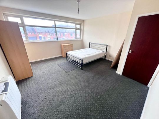 1 bedroom Flat To Let - Photo 1