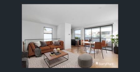 Location, Location! - Photo 3