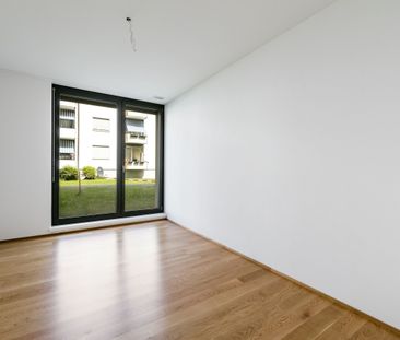 Modern apartment with seating area near Stettbach train station - Photo 2