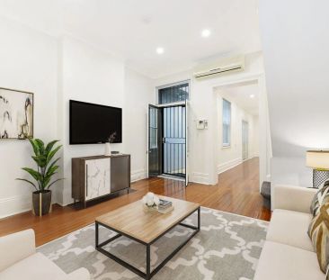 Recently Renovated 3 bedroom terrace house in fantastic location - Photo 5