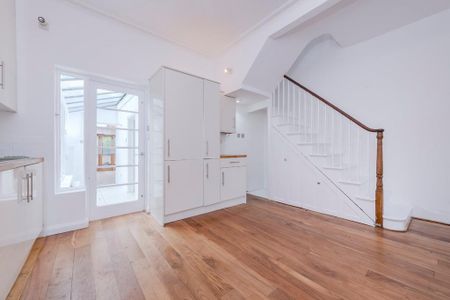 3 bedroom flat to rent - Photo 5