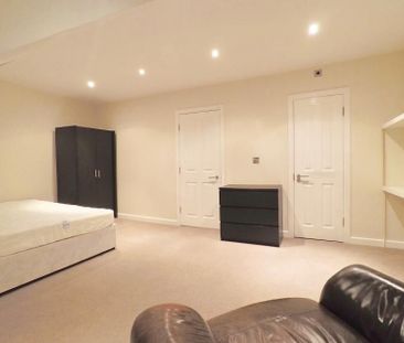 2 Bedroom Apartment To Let - Photo 4