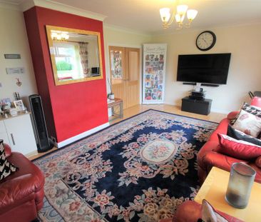 4 bedroom detached house to rent - Photo 1