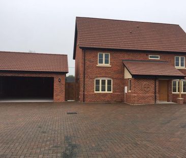 5 bedroom detached house to rent - Photo 2