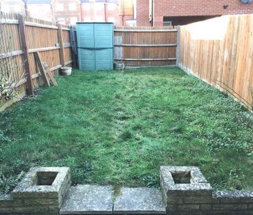 3 bedroom terraced house to rent - Photo 3