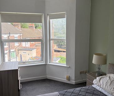 Room in a Shared House, Ashton Road, LU1 - Photo 2