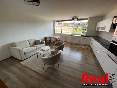 Pronájem rodinného domu 130 m² - Photo 2