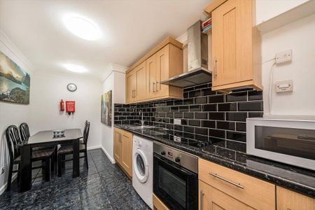 3 bedroom flat to rent - Photo 5