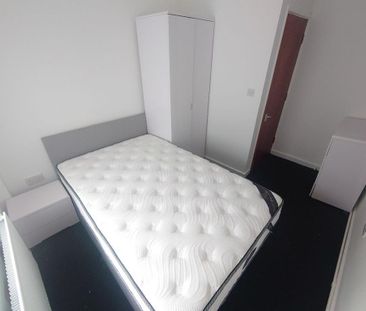 3 bedroom terraced house to rent - Photo 6