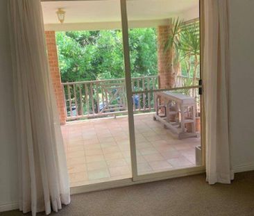 Wahroonga - Level Walk to Station - Photo 1