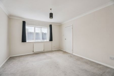 3 bedroom apartment to rent - Photo 4