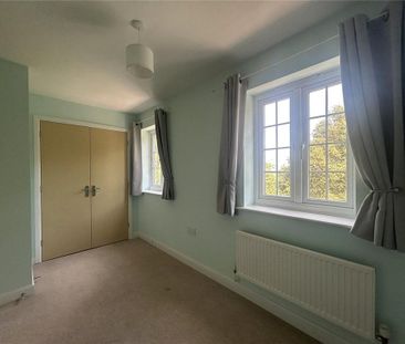 2 bedroom end of terrace house to rent - Photo 3