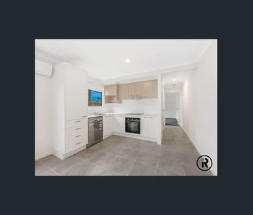 MUST SEE 2 BEDROOM DUPLEX! - Photo 3