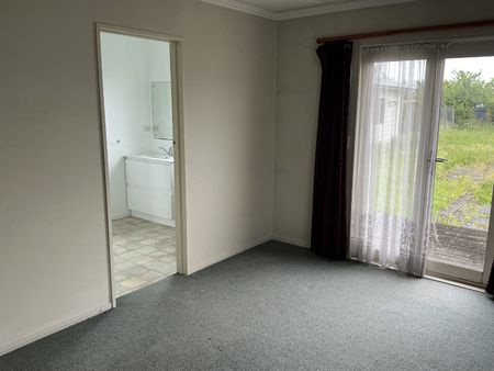 For Rent – Spacious 3-Bedroom, 2-Bathroom Home in Masterton - Photo 4