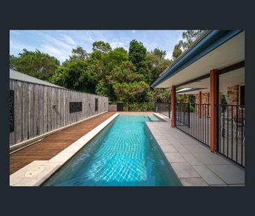 Spacious Family Home with Pool in Peaceful Old Orchard Estate - Photo 4