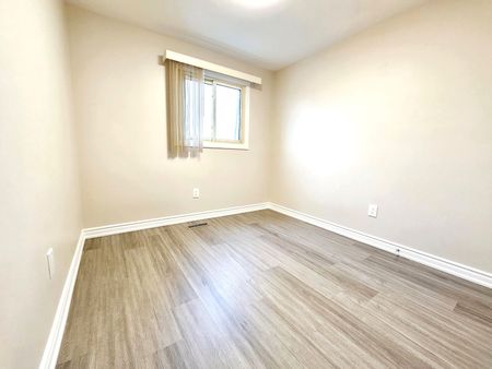 For Lease - 16 Carlingwood Court, Toronto, Ontario - Photo 5