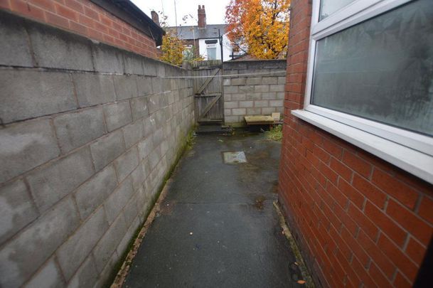 2 bedroom terraced house to rent - Photo 1