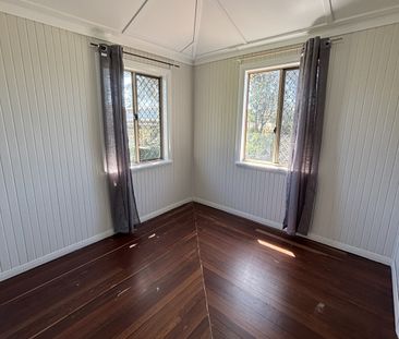 Conveniently Located! - Photo 6