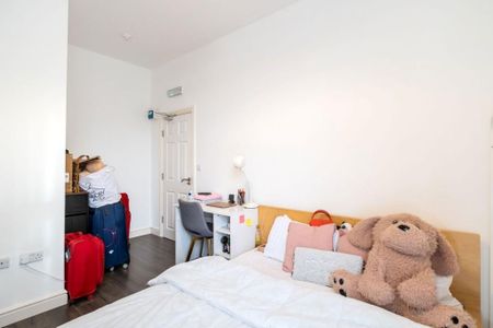 Market Street, Loughborough - Photo 4