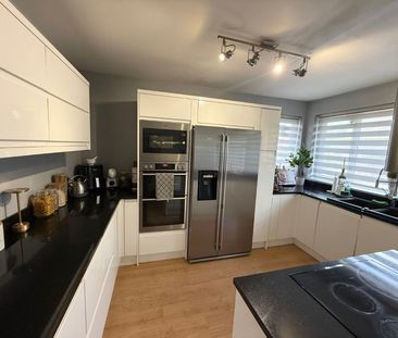 3 bedroom semi-detached house to rent - Photo 5